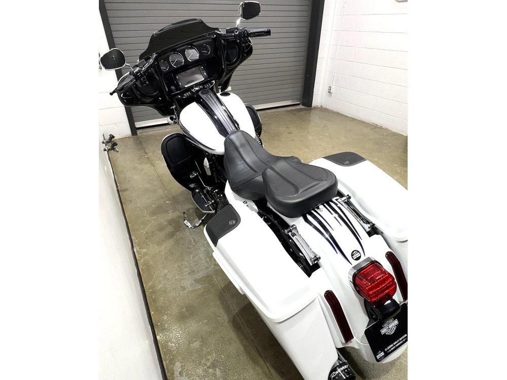 Harley-davidson Street Glide Cvo 2016 alt