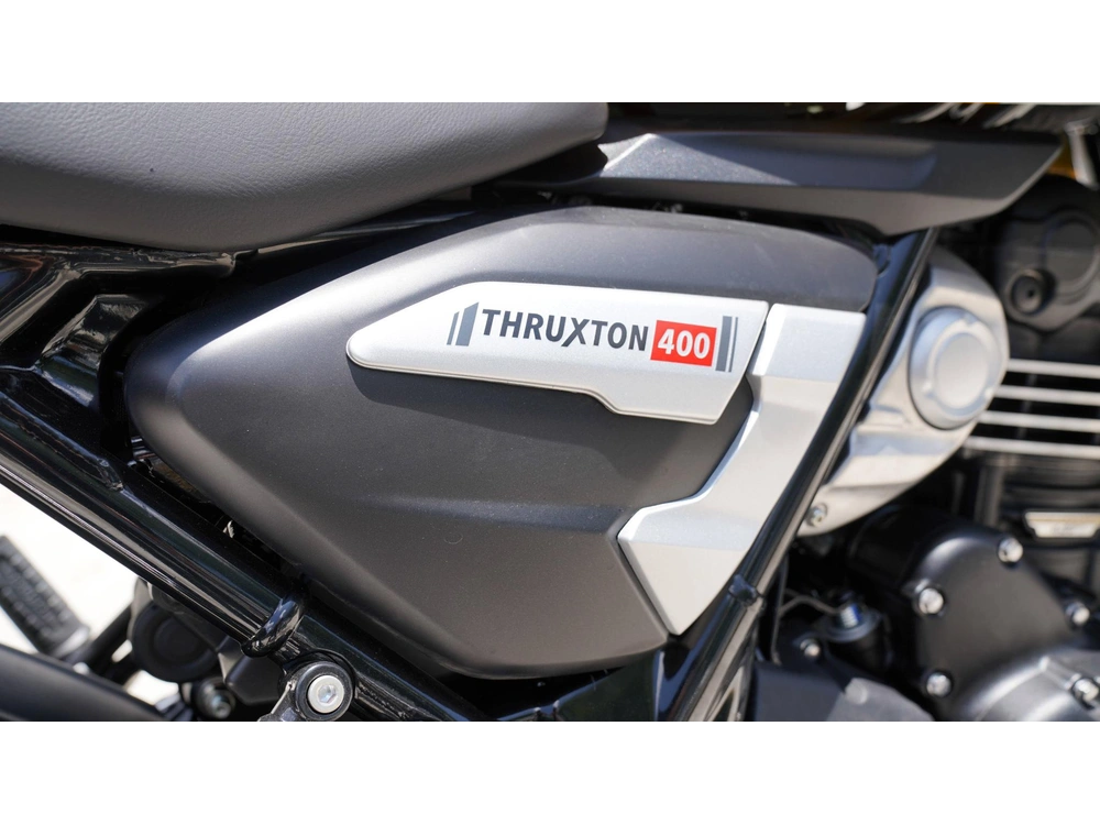 2026 Triumph Thruxton 400 alt