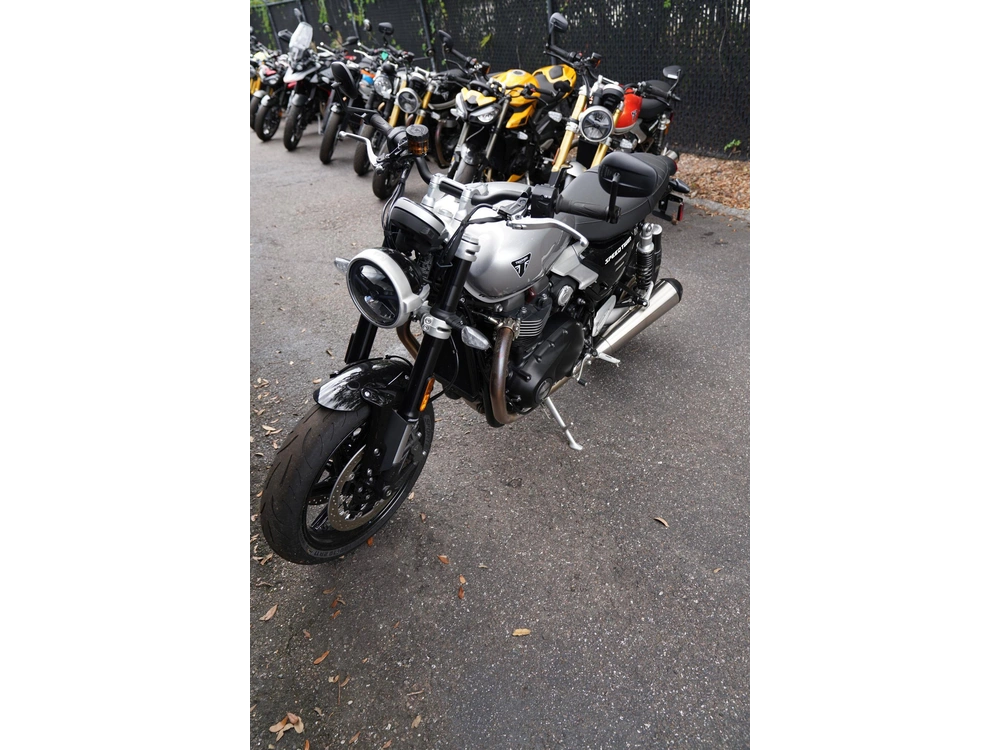 2025 Triumph Speed Twin 1200 alt