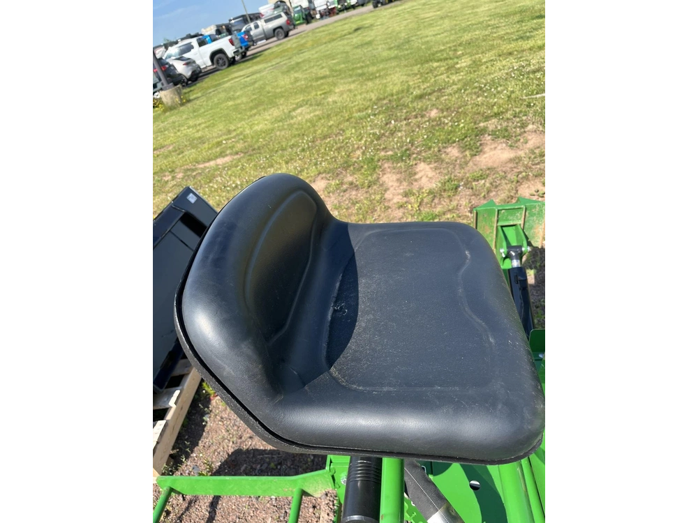 2023 John Deere 370b alt