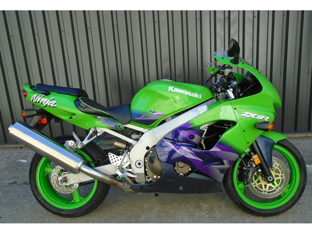 Kawasaki Zx9 1999 alt