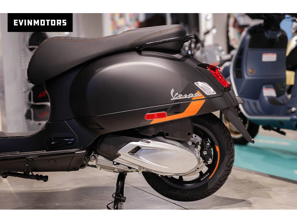 2025 Vespa Gts 300