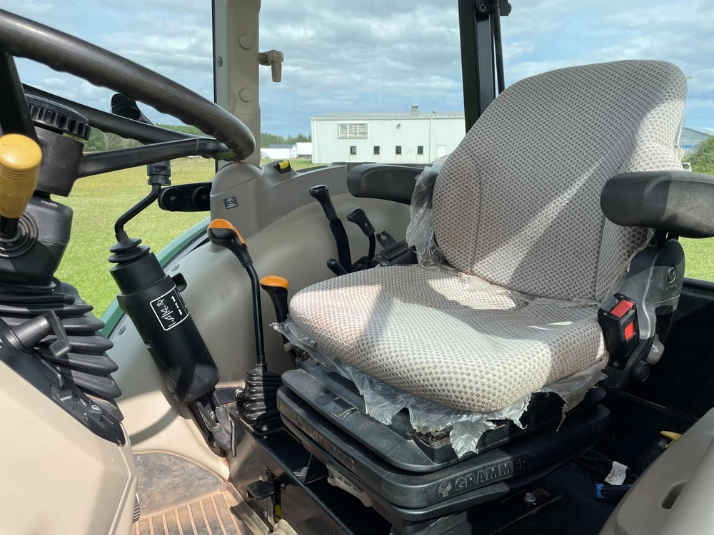 2021 John Deere 5075e alt