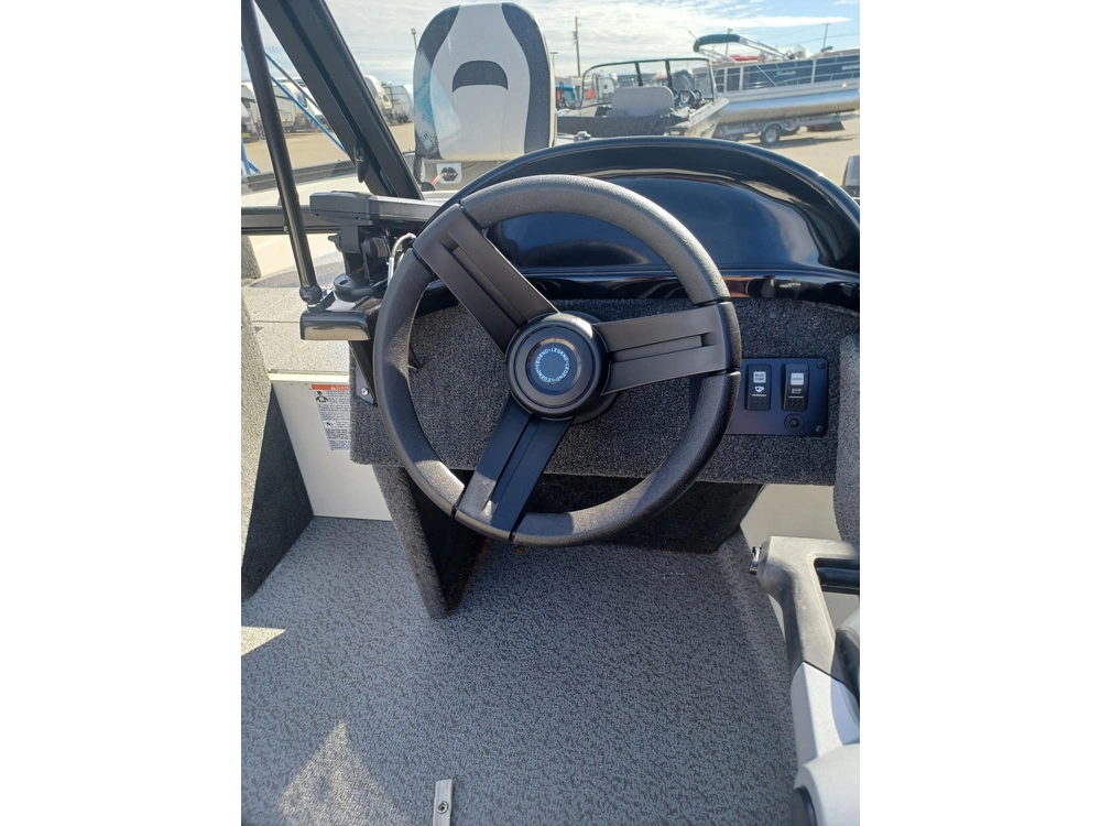 2026 Legend Boats R15 alt