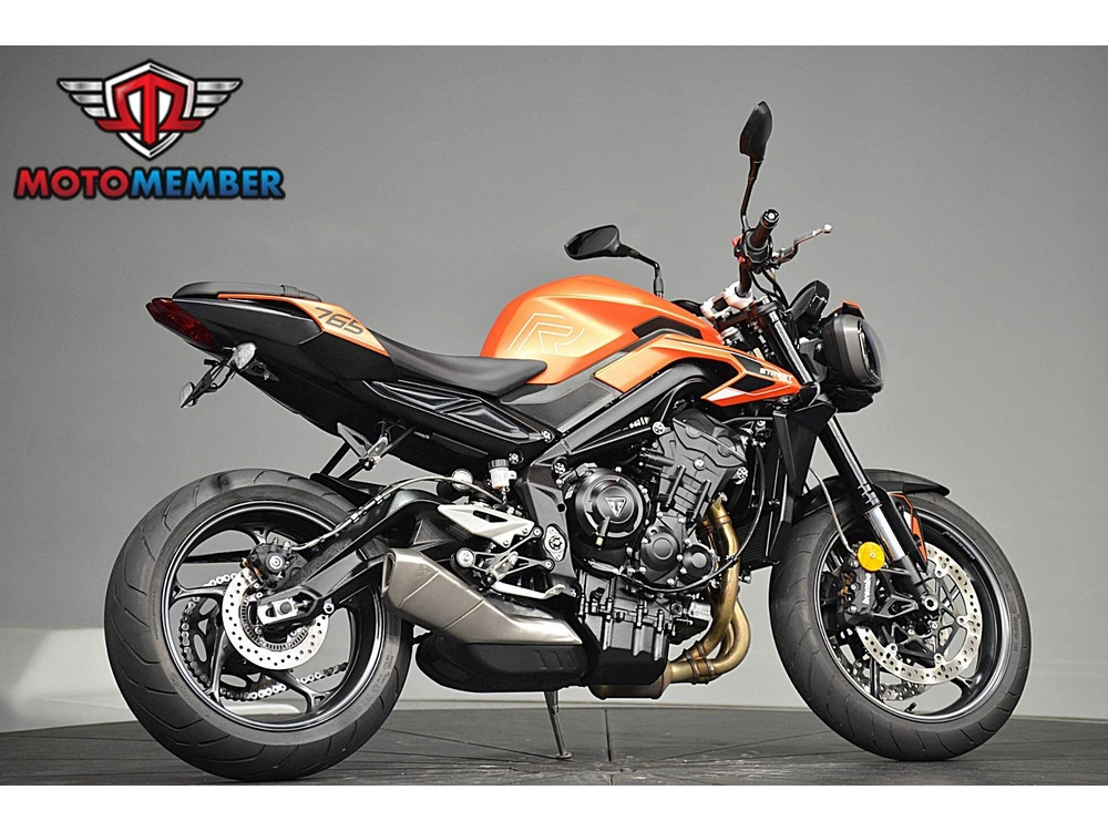 2025 Triumph Street Triple 765 R alt