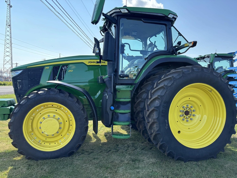 2023 John Deere 7r 210