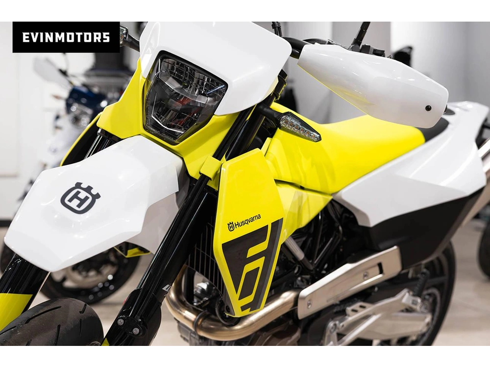 2026 Husqvarna Motorcycles 701 Supermoto