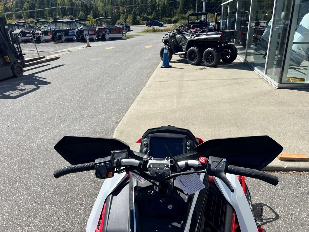 2027 Polaris 9r Sb Assault 146