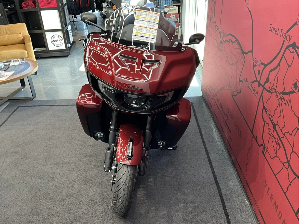 Indian Motorcycle Pursuit Dark Horse + 112 + Powerband Audio Package 2026 alt