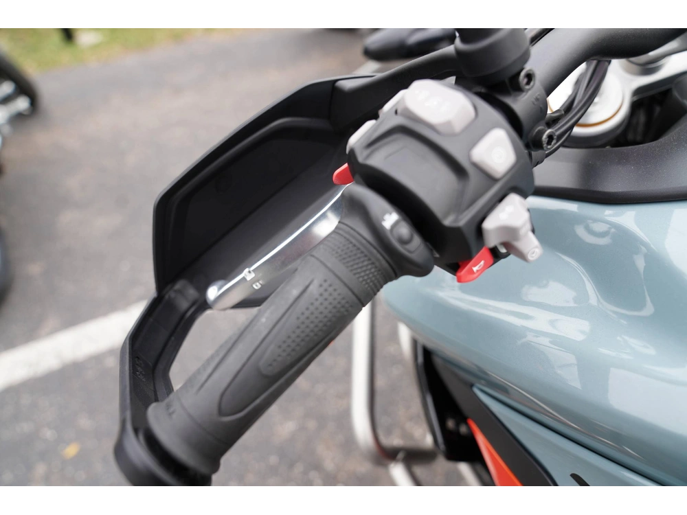 2026 Triumph Tiger 900 Desert Edition alt