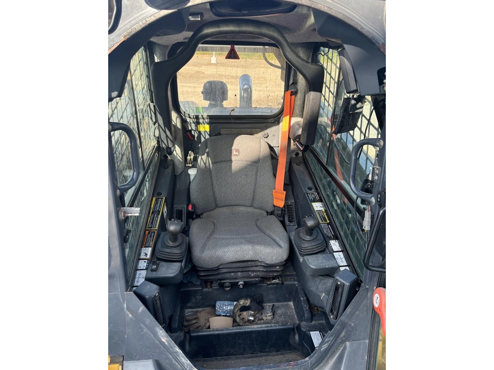 John Deere 332g 2021 alt