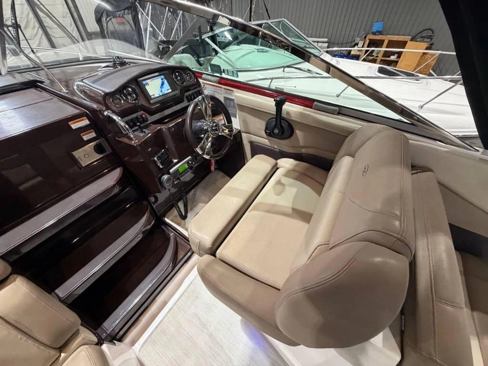 Regal 28 Express 2013 alt