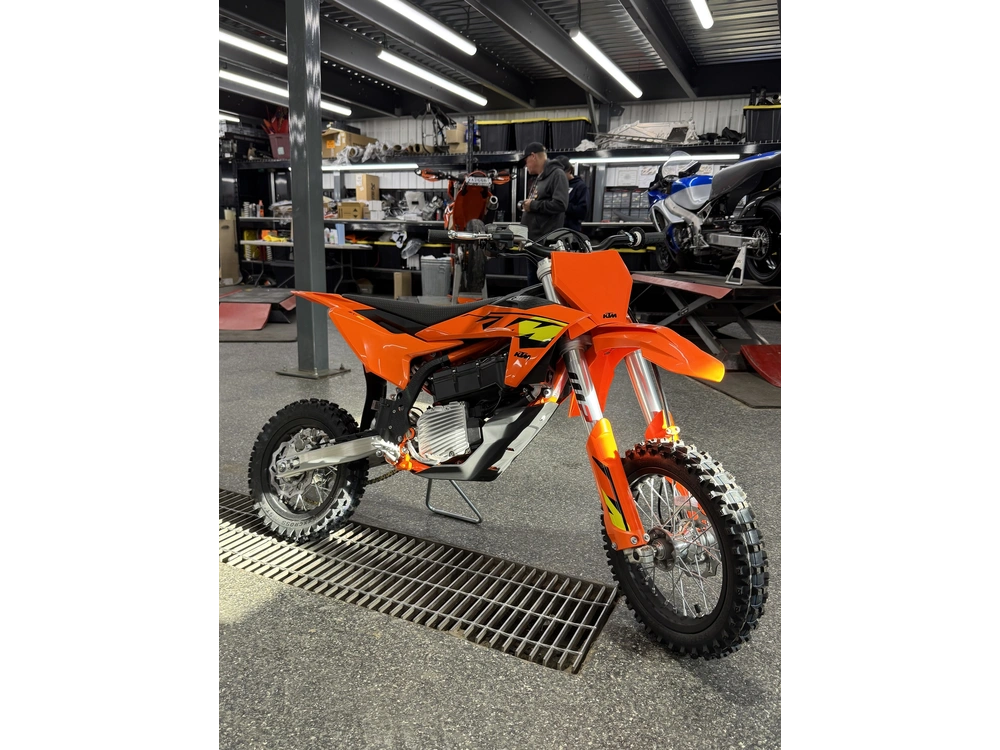 2027 Ktm Sx-e5 alt