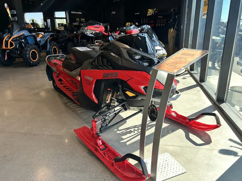 2024 Lynx RAVE RE 850 Dealer Demo
