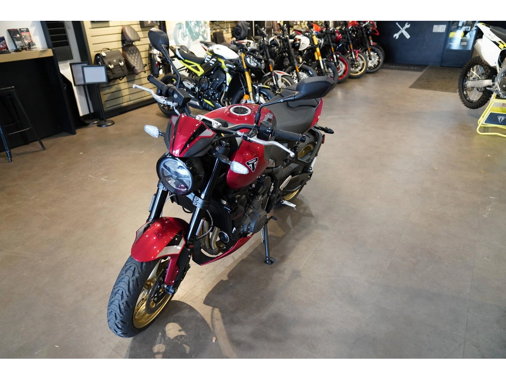 2026 Triumph Trident 800 alt