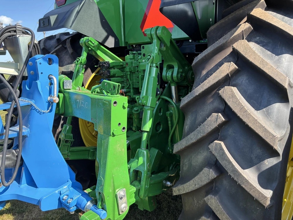 2023 John Deere 7r 210