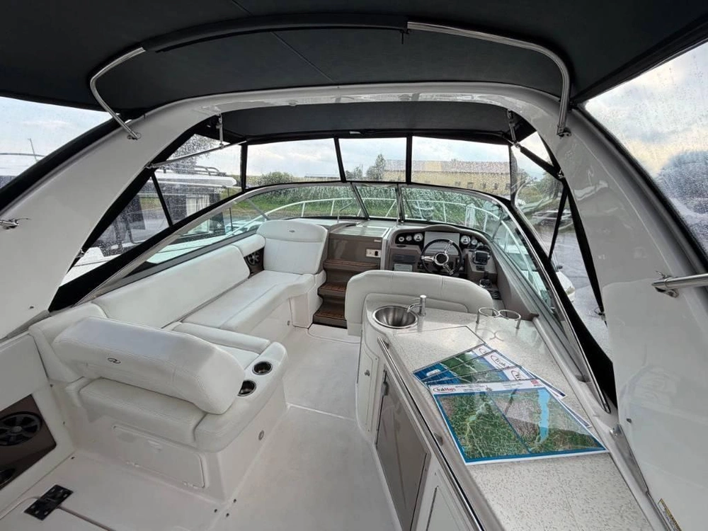 2017 Regal 32 Express alt