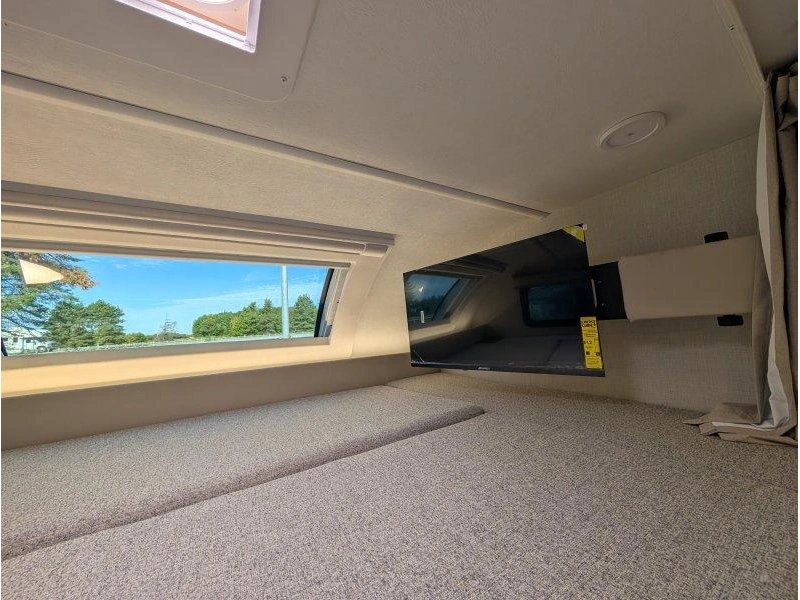 Thor Motor Coach Echelon Lc21 2027 alt