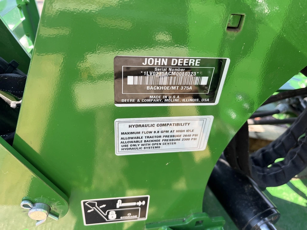 2023 John Deere 370b alt