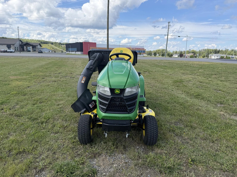 2022 John Deere X370 alt