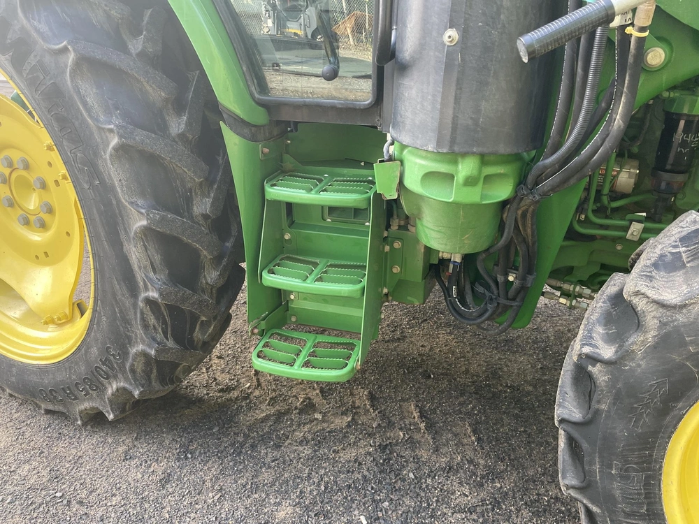 2021 John Deere 5100r alt
