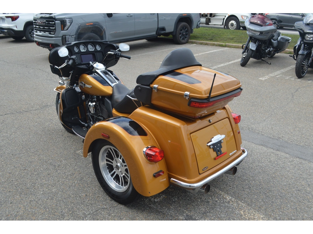 Harley-davidson Flhtcutg Tri Glide Ultra 2023 alt