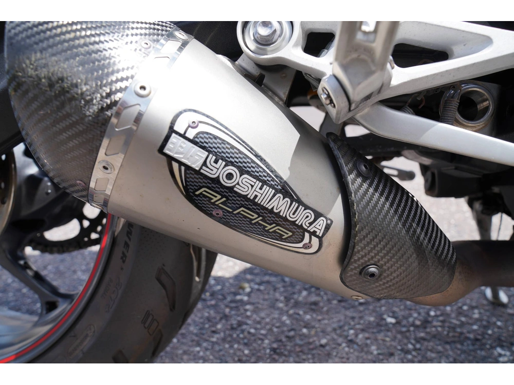 2019 Triumph Street Triple Rs alt