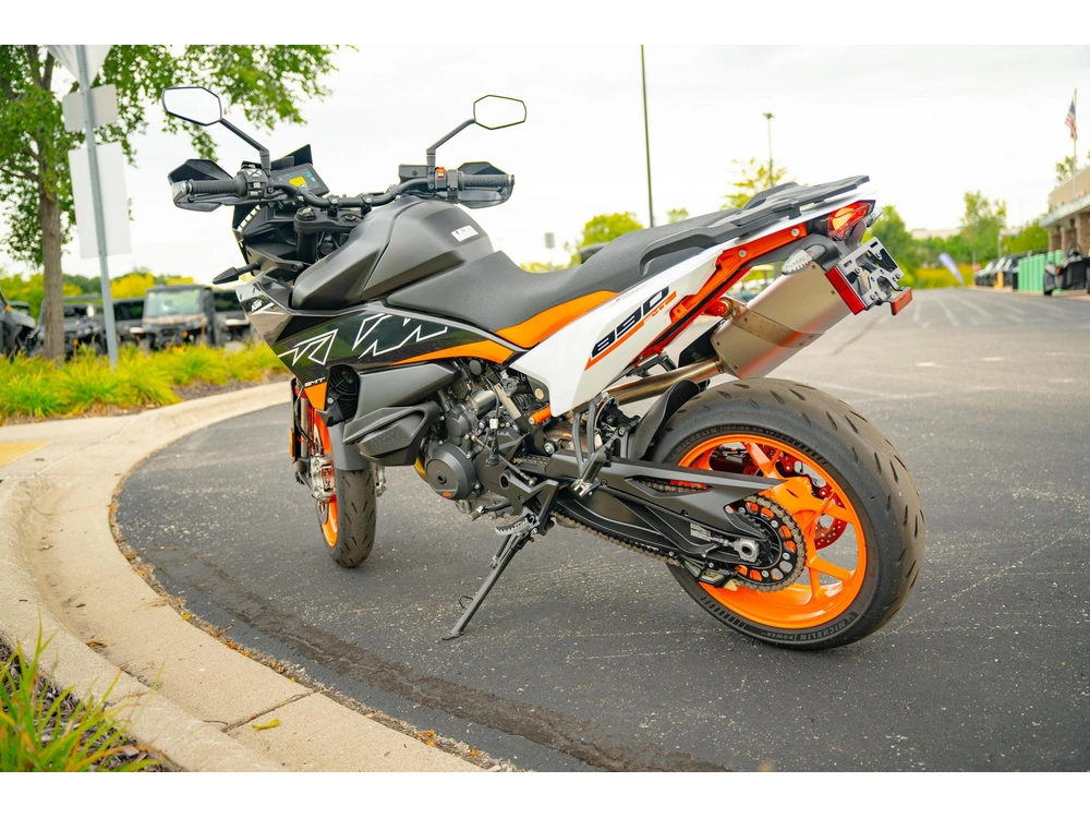 2024 Ktm 890 Smt alt