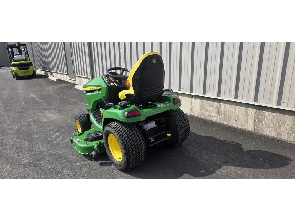 2025 John Deere X590 alt