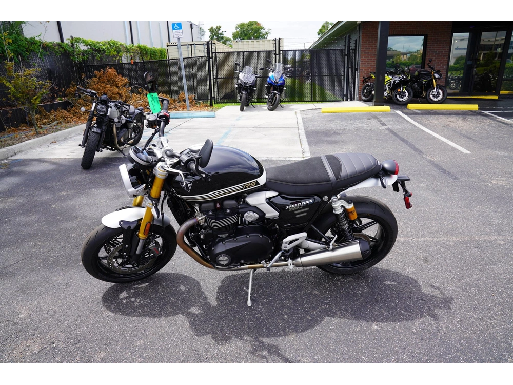 2025 Triumph Speed Twin 1200 Rs alt