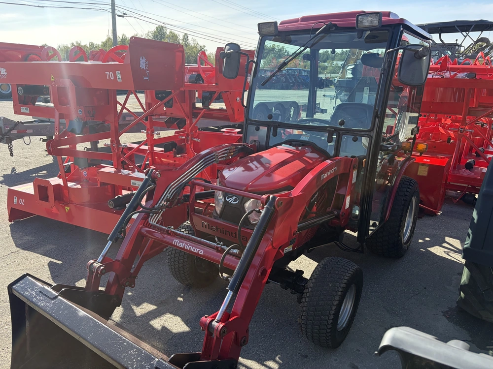 2017 Mahindra Emax 25 Hst alt
