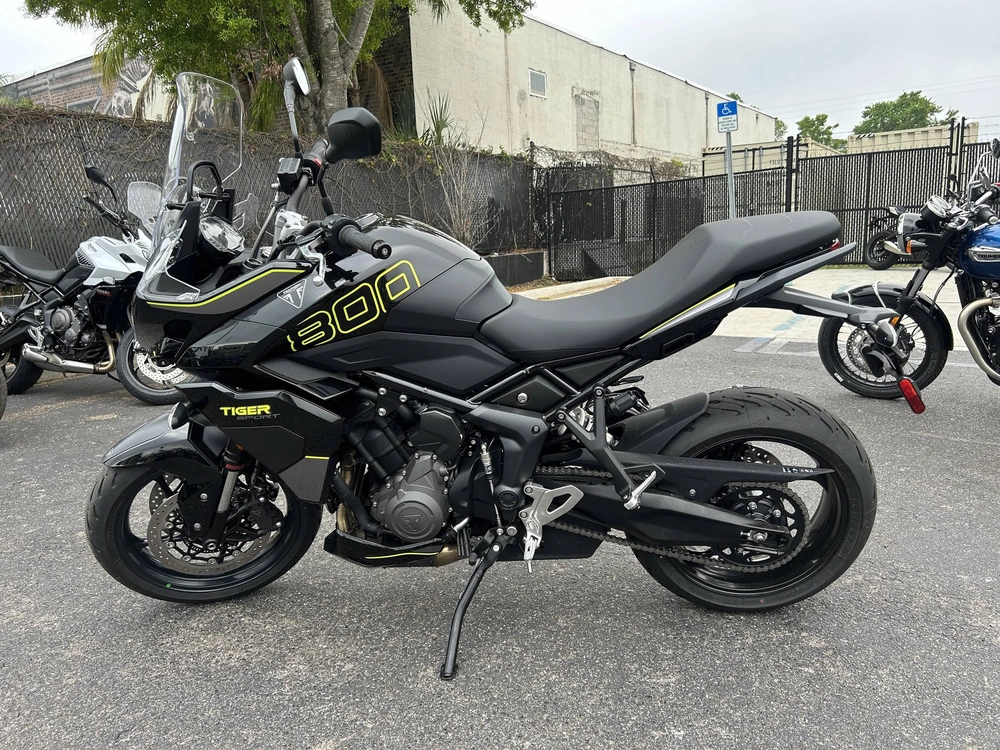 2025 Triumph Tiger Sport 800 alt