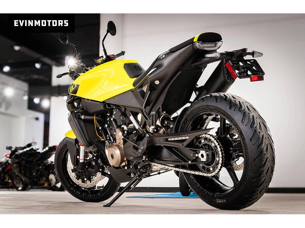 2026 Husqvarna Motorcycles Vitpilen 801