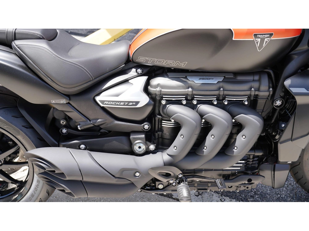2026 Triumph Rocket 3 Storm R alt