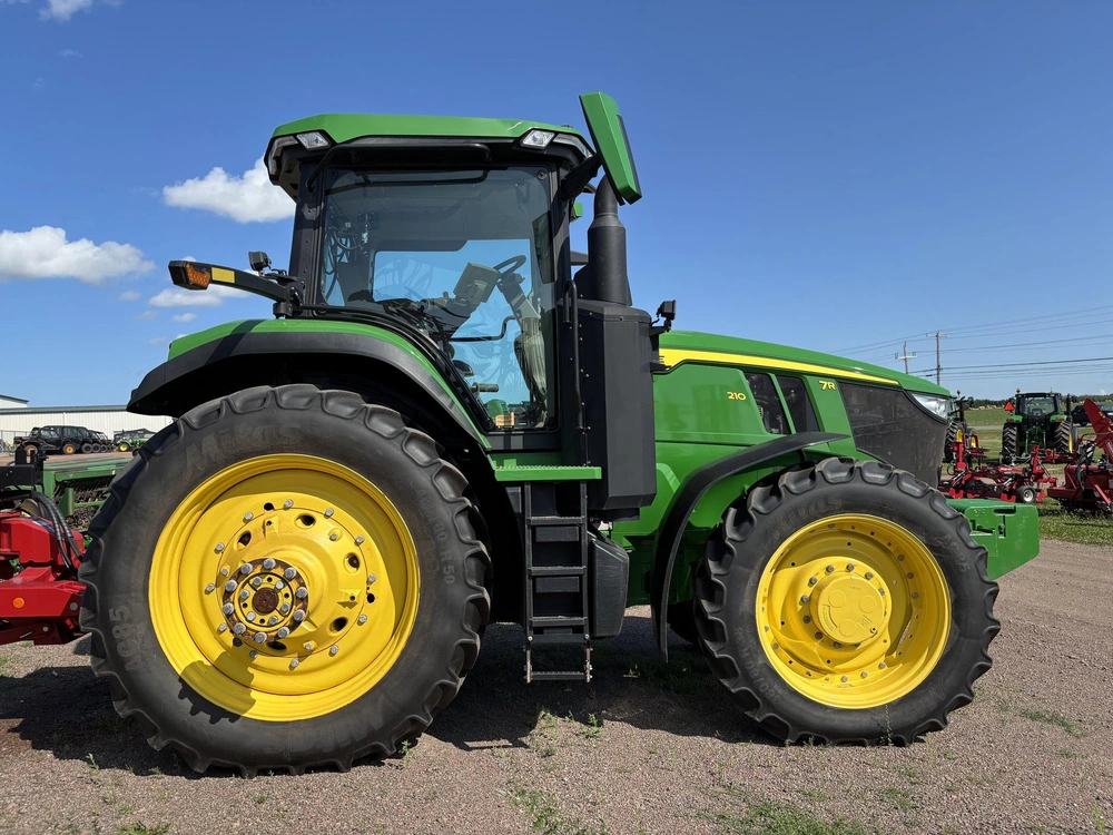 2023 John Deere 7r 210