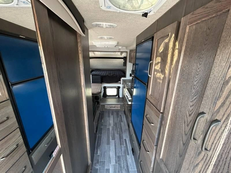 2027 Northern Lite 10.2 Le Db