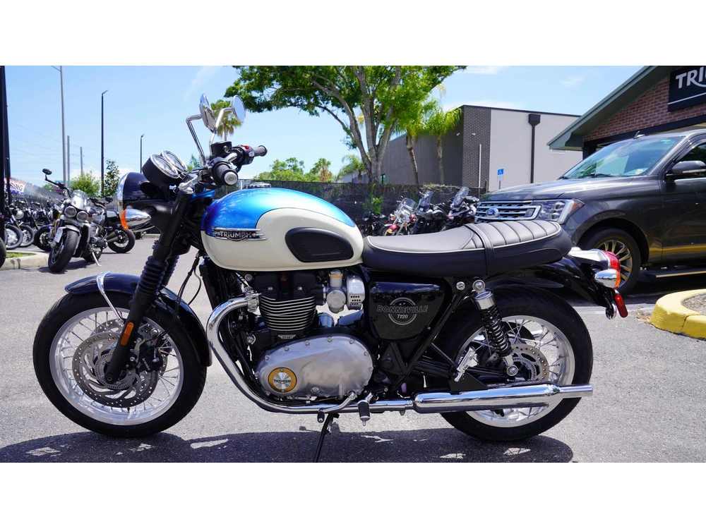 2026 Triumph Bonneville T120 alt