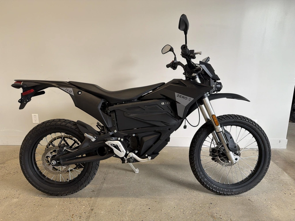 2023 Zero Motorcycles Fx alt