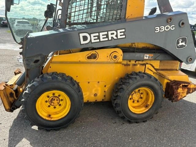 John Deer 330g 2018 alt