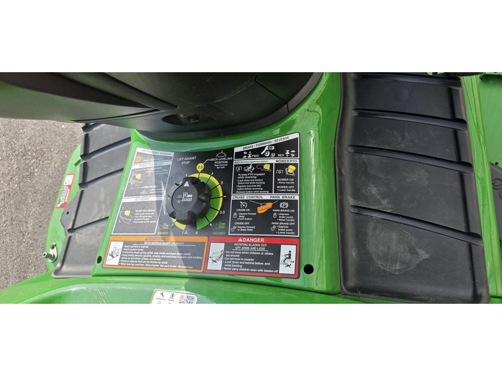 2025 John Deere X590 alt