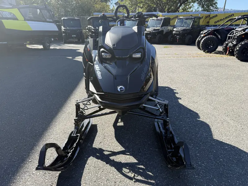 2026 Ski-Doo SUMMIT X 154 850 E-TEC TURBO R POWDERMAX ULTRA-LIGHT FLEXEDGE 3.0' SHOT W/ 10.25' TOUCHSCREEN