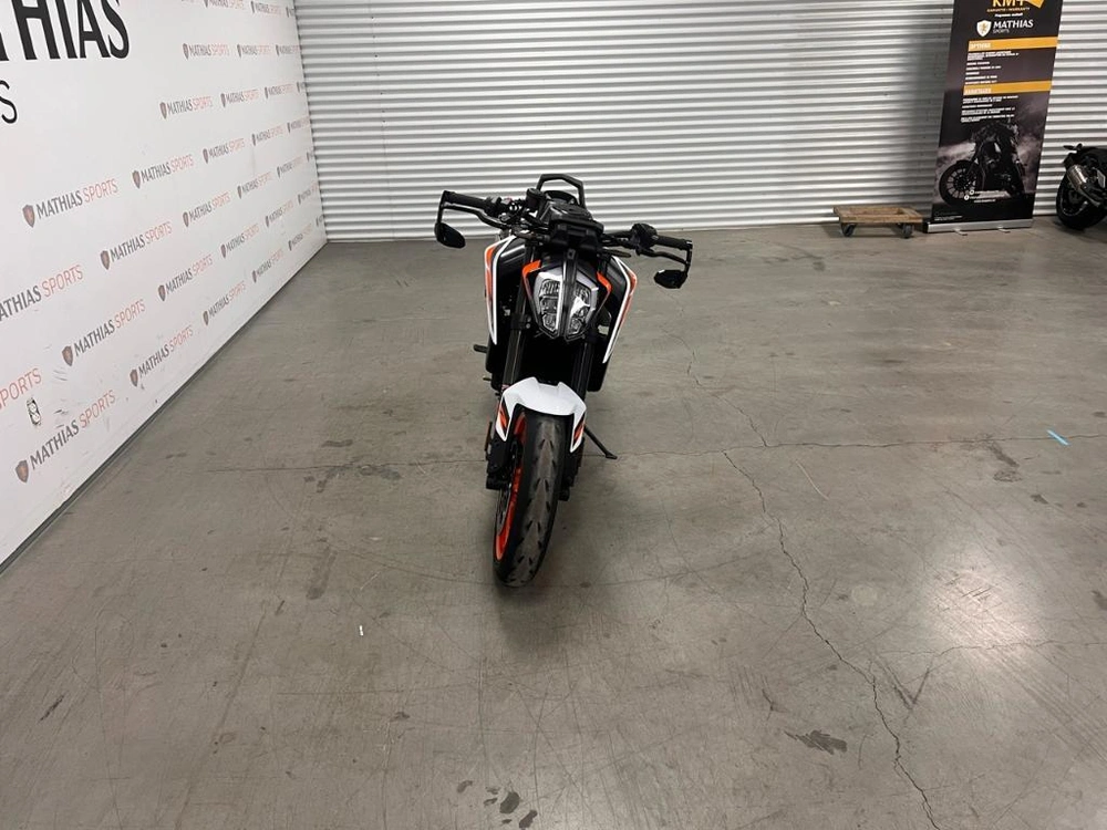 Ktm 890 Duke R 2021 alt