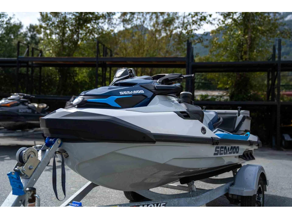 2023 Sea-doo Fishpro Sport 170 With Audio (white/blue) alt
