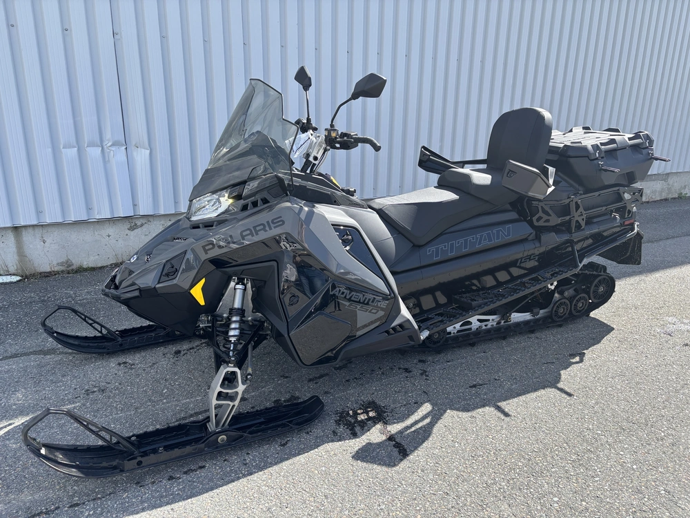 2025 Polaris Titan® 650 Adventure 155 (1.8-inch) alt