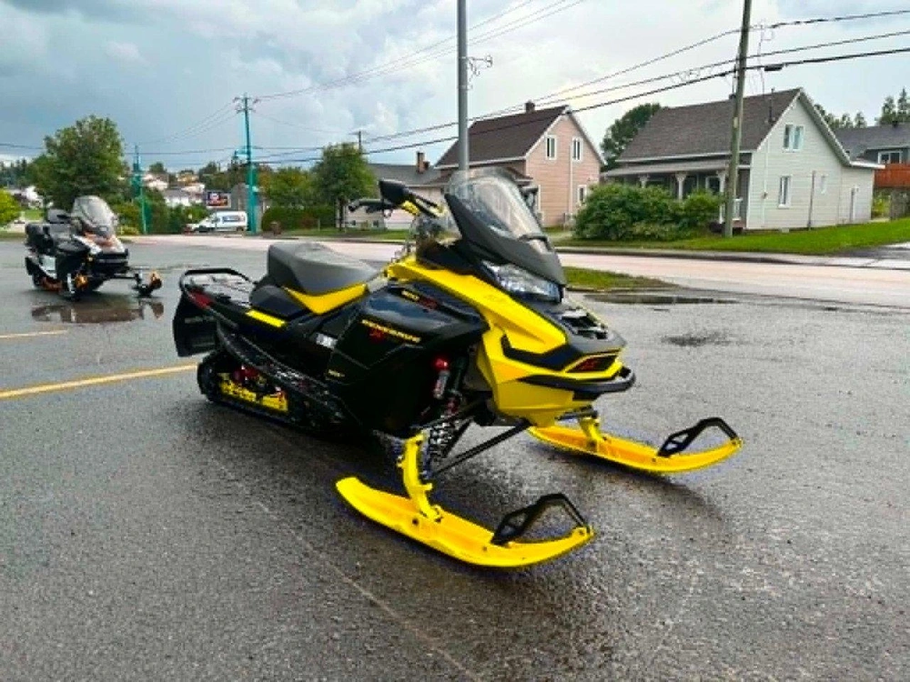 Ski-doo Renegade Xrs 900ace Turbo Used 2022 alt