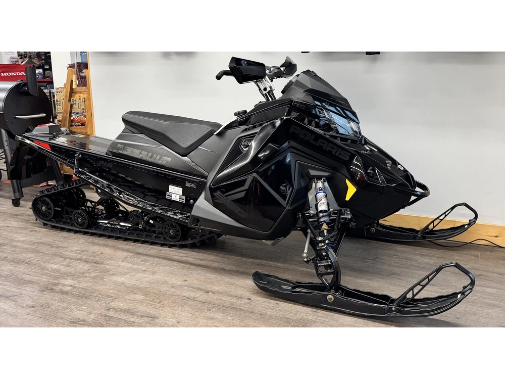 2027 Polaris 850 Switchback Assault 146, Black, 1.35 7s alt
