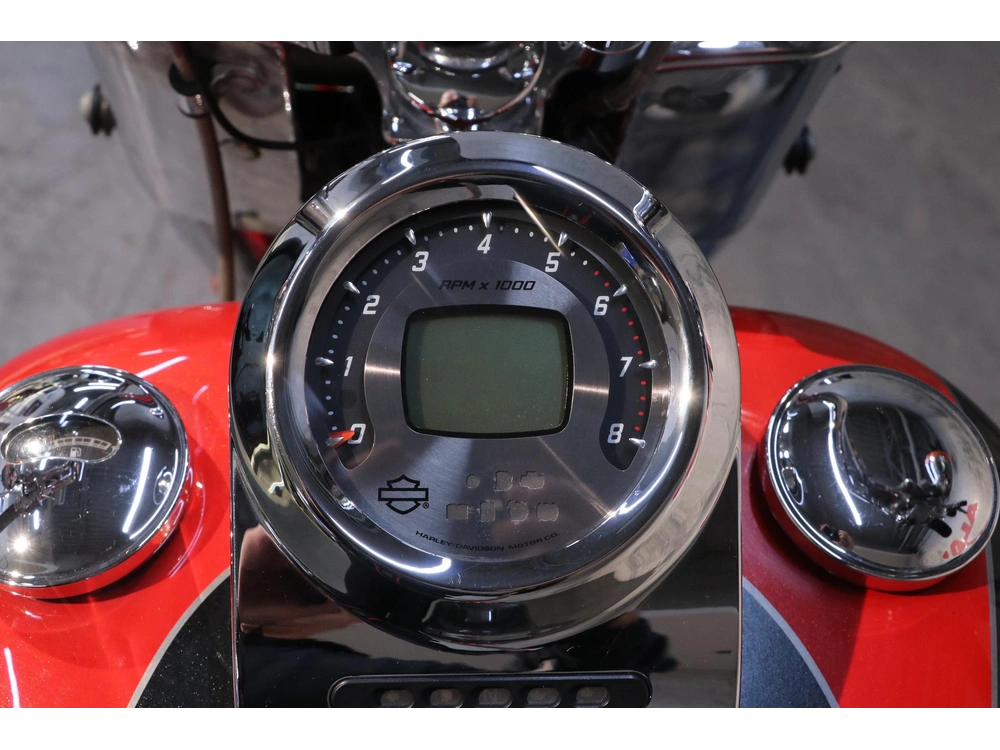 2011 Harley-davidson Softail Cvo Convertible Flstse2