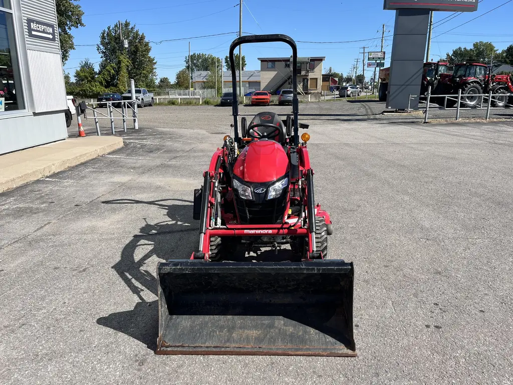 2023 Mahindra Emax 20S