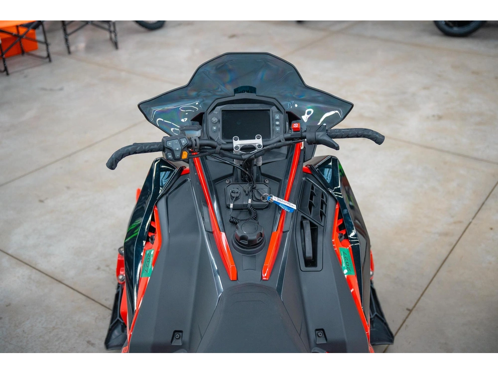 2022 Polaris 850 Indy Xcr 136 alt