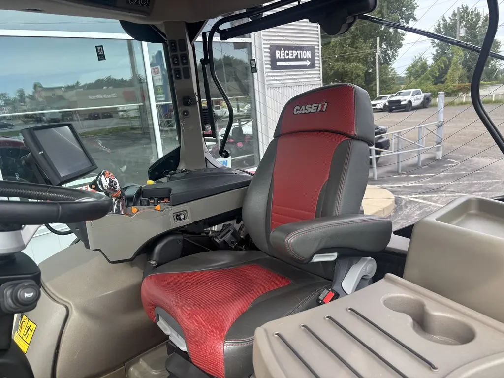 2023 Case IH Puma 165 CVX